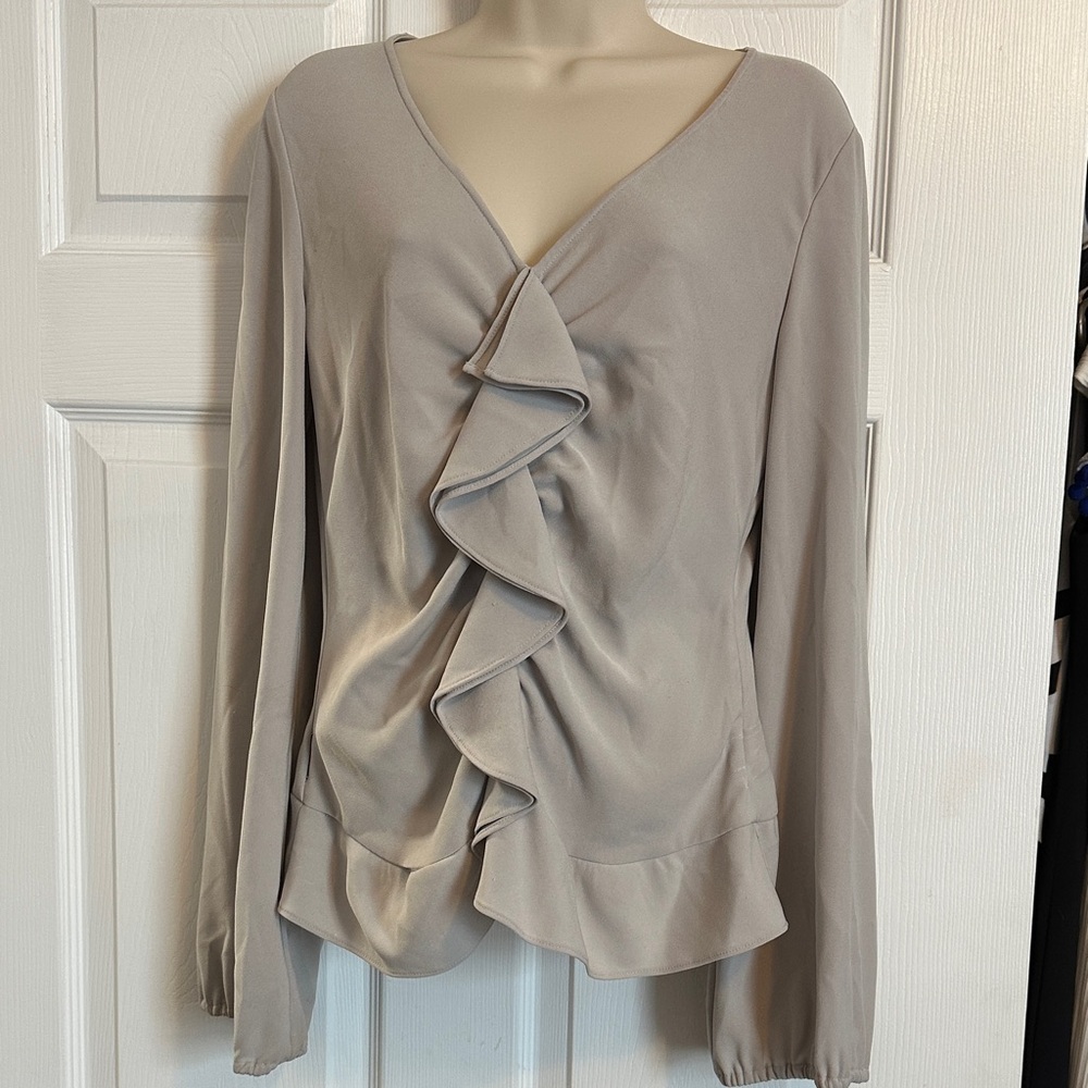 St. John Women's Blouse - Cream Ruffle Design